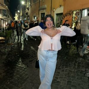 Meet your Posher, Siddhi